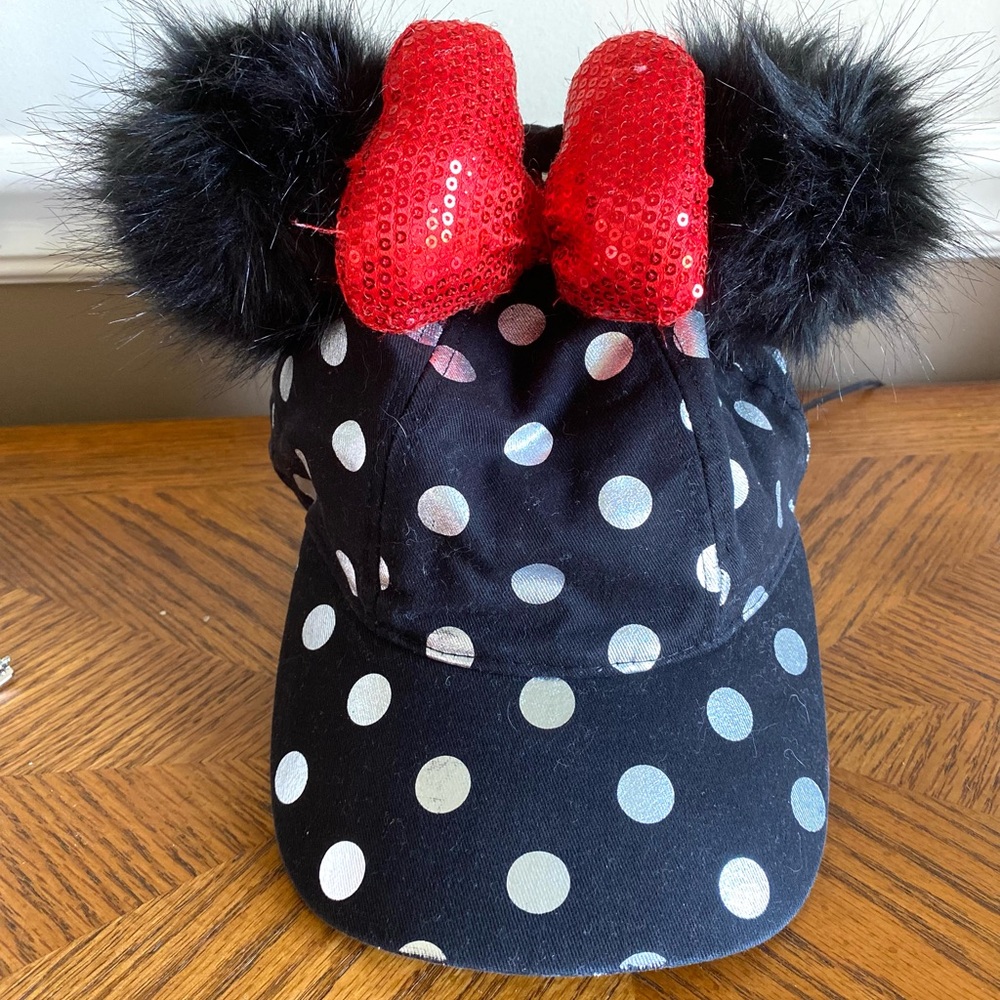 🎅🏻 SALE Disney Parks Minnie Pom Pom Sequin Bow Black Baseball Hat Exclusive